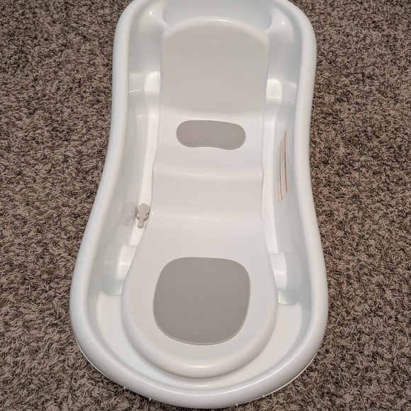 White Baby Bath Tub - Picture 3 of 5